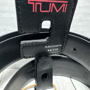 TUMI Black Genuine Leather Belt Size 44 Adjustable 15447NSD New